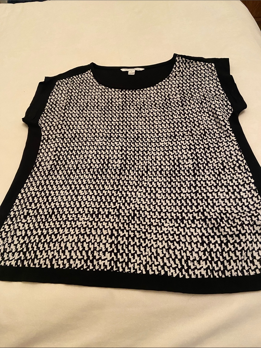 Diane Von Furstenberg Black & White Geometric Cap-Sleeve Blouse